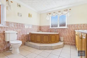 Photo 16- click for photo gallery